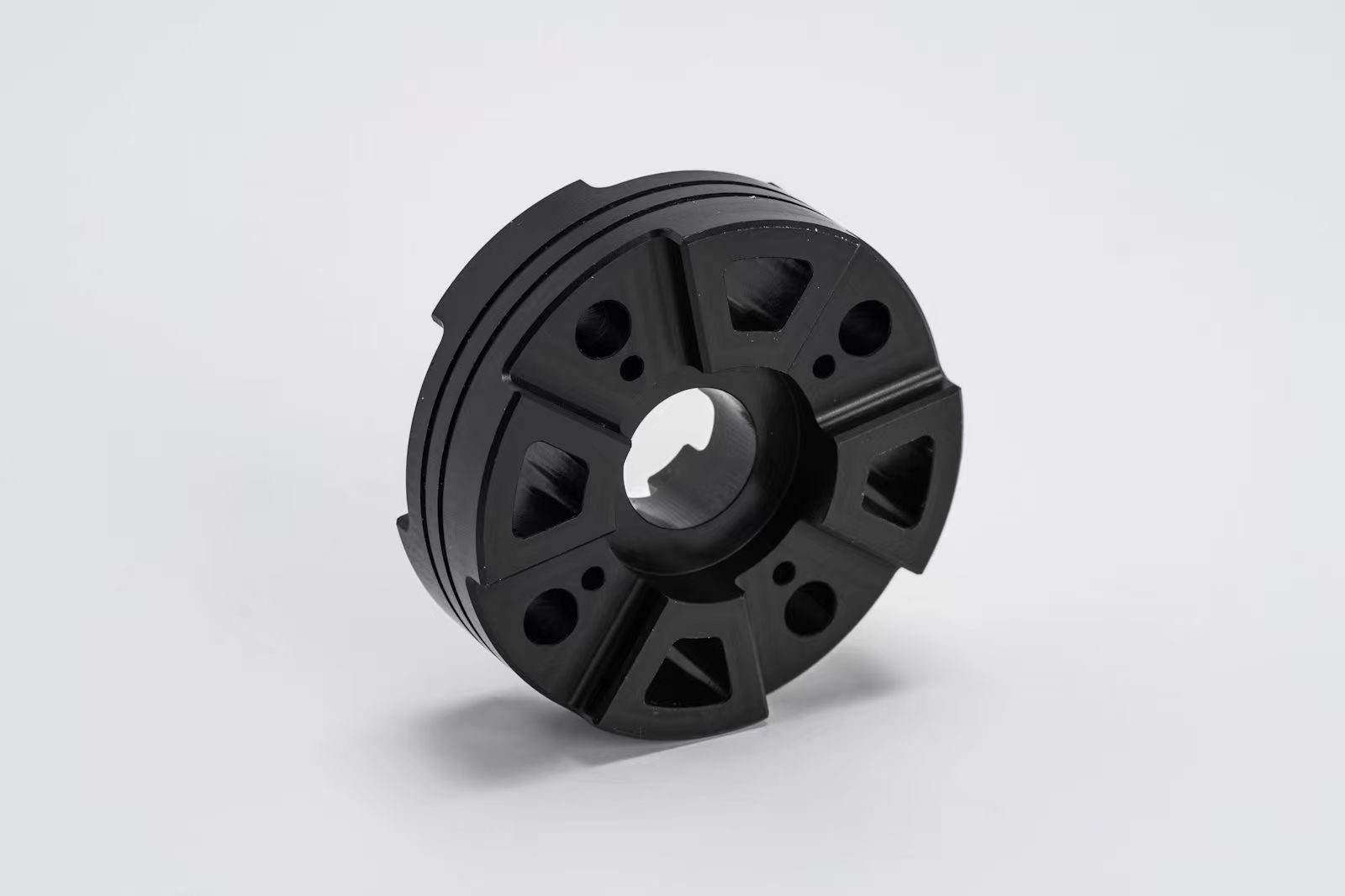 Что такое делрин (POM-H) и каковы свойства его материала?